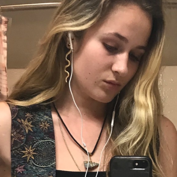 Meet your Posher, Abby - Picture 1 of 1